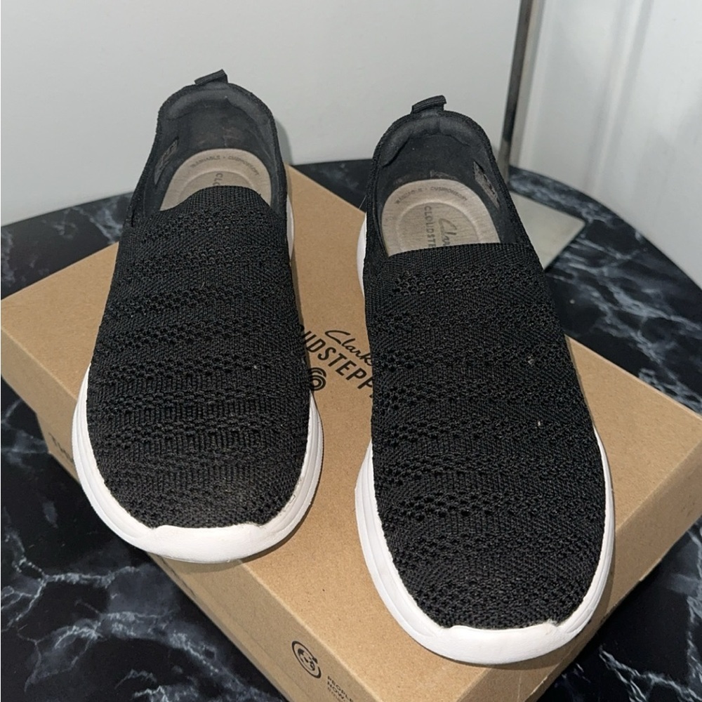 Clarks Cloudsteppers Comfy Shoes Perforated Knit Slip-Ons Ezera Path Black Sz 9 - Picture 4 of 13